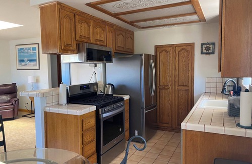 Belmont Heights Apartment | Beachstyle 2 bedroom unit with patio close to beach