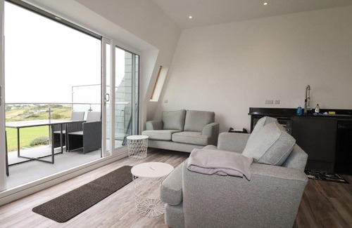 Crantock Apartment | Beachview Apartment 8