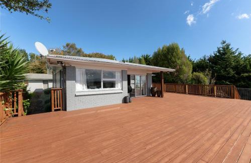 Clarks Beach House | Beachview Bliss - Clarks Beach Holiday Home