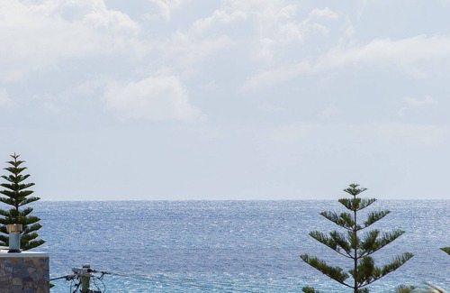 Tugun Apartment | Beachview Terrace - sea view unit with mezzanine workstation and terrace