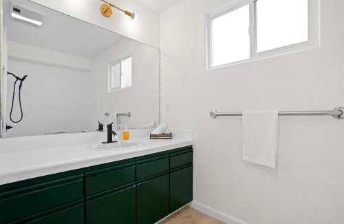 Sharp Park Apartment | Beachy 1BR Escape with Sofa Bed - Golf & Beach Nearby