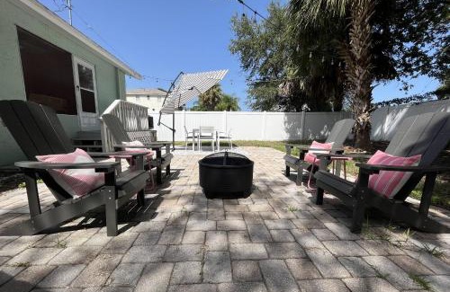 Ozona House | Beachy 2-1 Condo