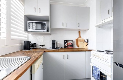 Burleigh Heads Apartment | Beachy, beautiful, and the best location on the GC!