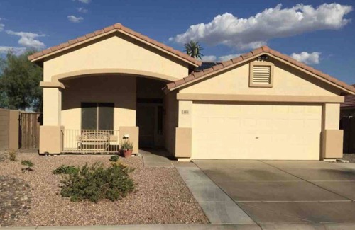 Cottonflower House | Beachy Getaway in Goodyear, AZ 10 guests; 4/2