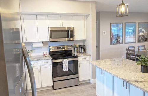 Clearwater House | Beachy-Modern, Pet-Friendly Home in Clearwater, perfect for multi-month getaways