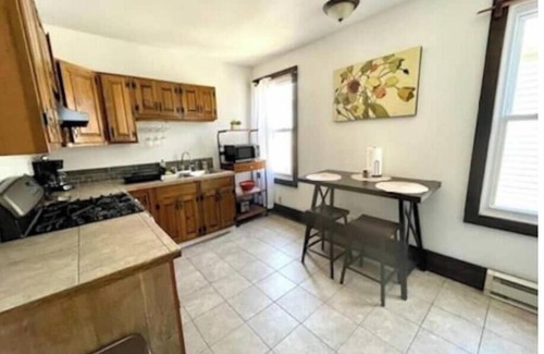 Beacon Apartment | Beacon Bird's eye view! Close to Main St & Train