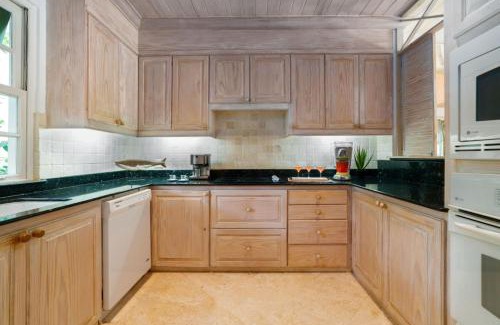 Mullins Apartment | Beacon Hill 202 - Moonshadow by Blue Sky Luxury