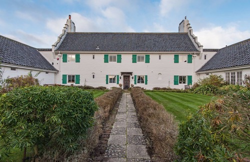 Sandwich House | Beadles by Bloom Stays - charming coastal house on private coastal estate