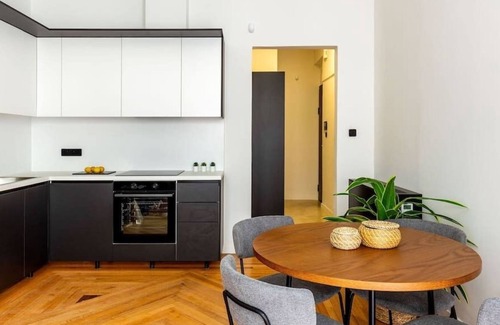 Mousio Condo | Beaming 1BR Apartment at ZOIA The Met