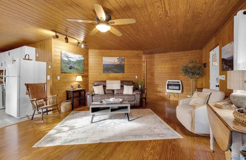 Mentone Cabin | Bear Brow Cabin. Amazing view from brow to valley below.