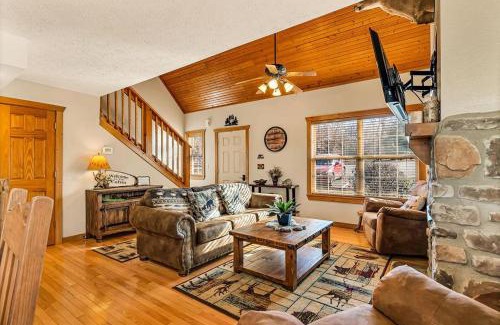 Reeds Spring House | Bear Cabin Getaway