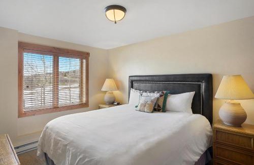 Steamboat Springs Apartment | Bear Claw 312 - Ski-in Ski-out Condo!