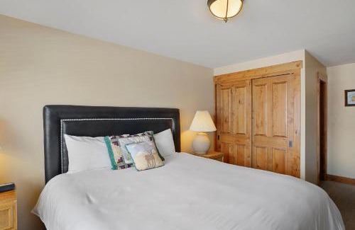 Steamboat Springs Apartment | Bear Claw 312 - Ski-in Ski-out Condo!