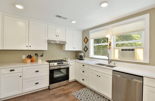 Dunsmuir House | Bear Creek Bungalow, Comfortable home for everyone