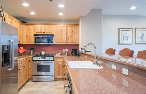 Mountain Village Condo | Bear Creek Lodge 305ab 2 Bedroom Condo by Alpine Lodging Telluride