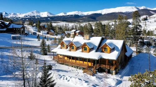 Breckenridge House | Bear Creek Mining Lodge Mountain Style Hot Tub