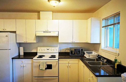 Newton House | Bear Creek Suite/Room B2