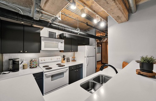 Brazos Condo | Bear Den- Waco/Baylor/Magnolia