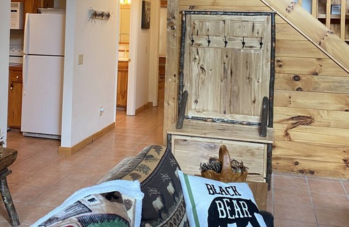 Grassy Creek Cabin | Bear Haven 3 Story Log Cabin with Pond View