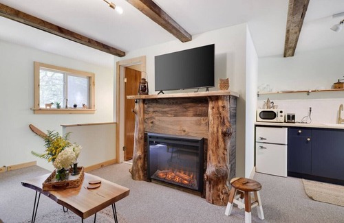 Greentown Condo | Bear Haven Cozy Poconos Cabin