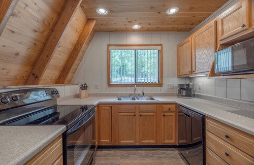 Innsbrook Ski Chalet | Bear Hug Hideaway by Innsbrook Vacations!