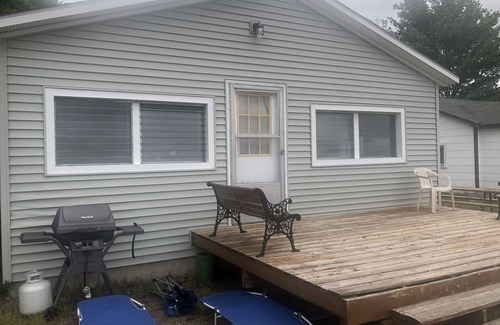 Kalkaska House | Bear Lake Kalkaska, MI Lakefront with beautiful sandy beach