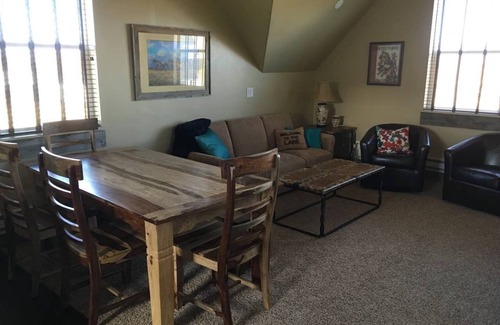 St. Charles House | Bear Lake with View Guest House, Above Garage in Beautiful St. Charles