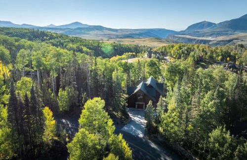 Mountain Village Villa | Bear Lodge - Modern log home at easy ski-in-out location