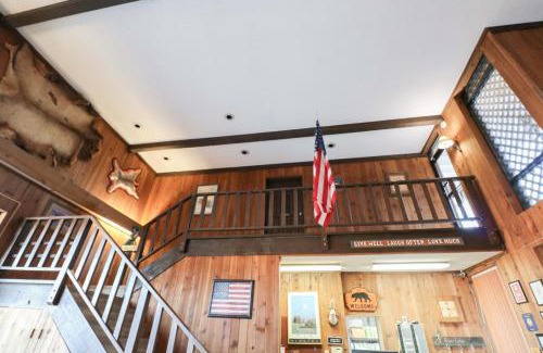 Sundance Hotel | Bear Lodge Motel