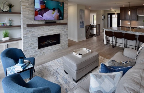 Dashwood Cottage | Bear Necessities New Luxury Lakefront.