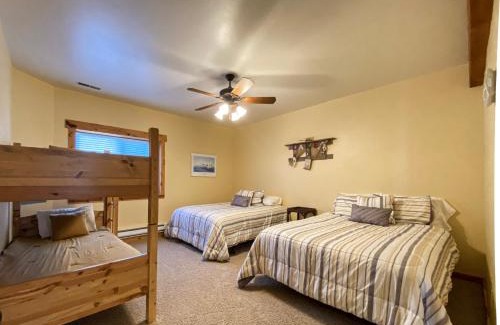 Sweetwater House | Bear Ridge Lodge, Sleeps 20