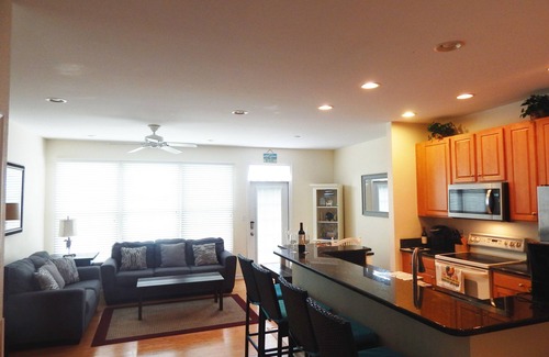 Ocean View House | Bear Trap 2 minute walk to Clubhouse, Pavilion, Pools, Tennis Courts and shuttle