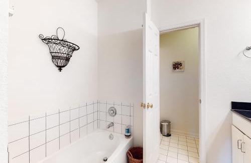 Ocean View Apartment | Bear Trap - 45B Willow Oak Avenue