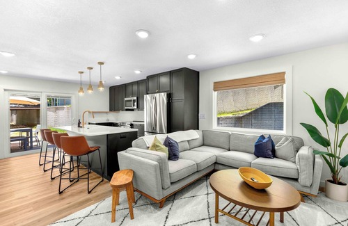 Gravois Mills House | Bearcat Bungalows – Two Homes One Rental, Sleep 22