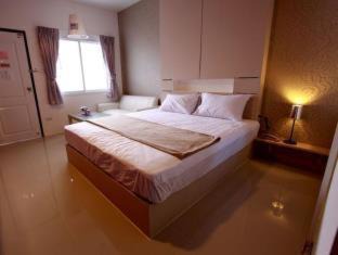 Bang Na Hotel | Bearing26 Hotel