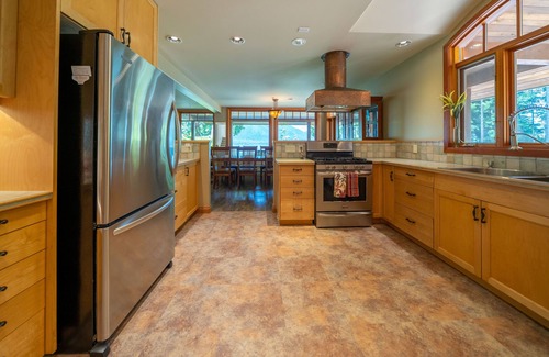 Tofino House | Bears Beach House