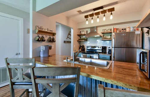 Table Rock Condo | Bears Den - Gated Comm/Pool/Hot Tub/Golf Resort - Close to Strip/Shopping