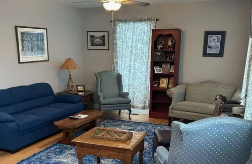 Northwest Piscataquis Bed & Breakfast | Bears Den Lodge B & B Room 4
