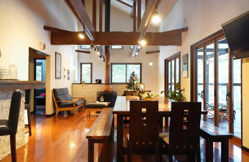 Iida Hotel | Bears Den Mountain Lodge