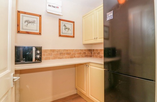 Modbury Cottage | BEARSCOMBE, pet friendly, country holiday cottage in Modbury