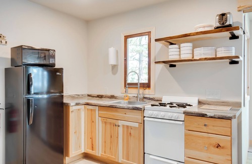Harshaw Cabin | Bearskin Lake Cabin: Fish, Boat & Relax!