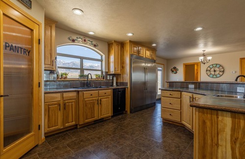 Powell House | Beartooth Retreat- space for large groups
