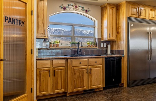 Powell House | Beartooth Retreat- space for large groups