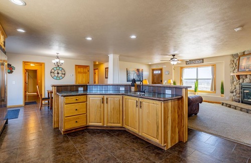 Powell House | Beartooth Retreat- space for large groups