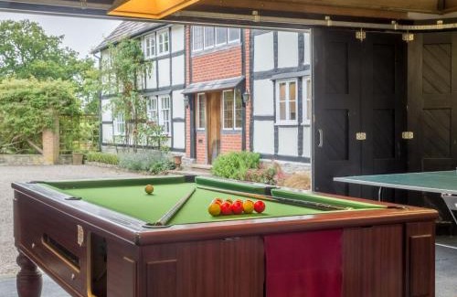 Pembridge House | Bearwood House & Cottage