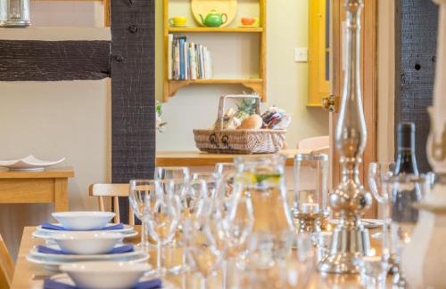 Pembridge House | Bearwood House & Cottage