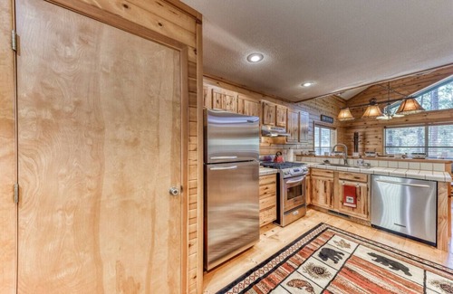 Ruidoso Cabin | Beary Happy Place:Cozy Mtn Cabin,Deck,Views,Trails