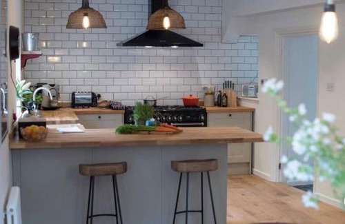 Liverton House | Beaston Cottage