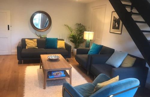 Liverton House | Beaston Cottage