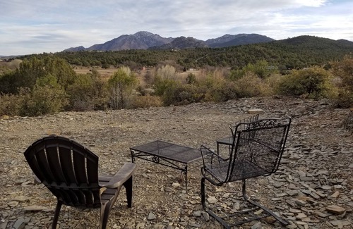 Williamson House | Beat the Valley heat! AVAILABLE AUGUST THROUGH MID-OCTOBER only. 30-day min.